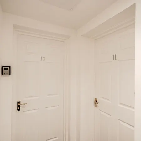 Legion House Six * ミドルズブラ