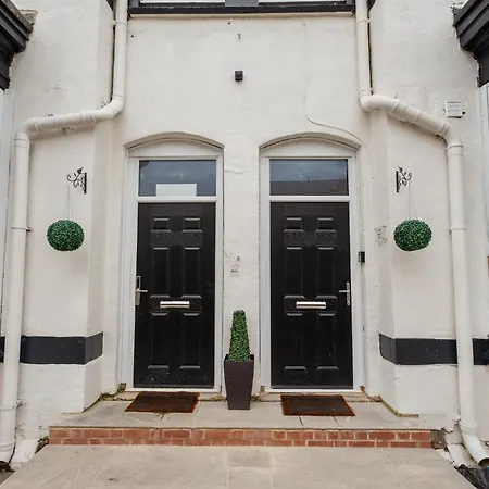 Legion House Six Apartment